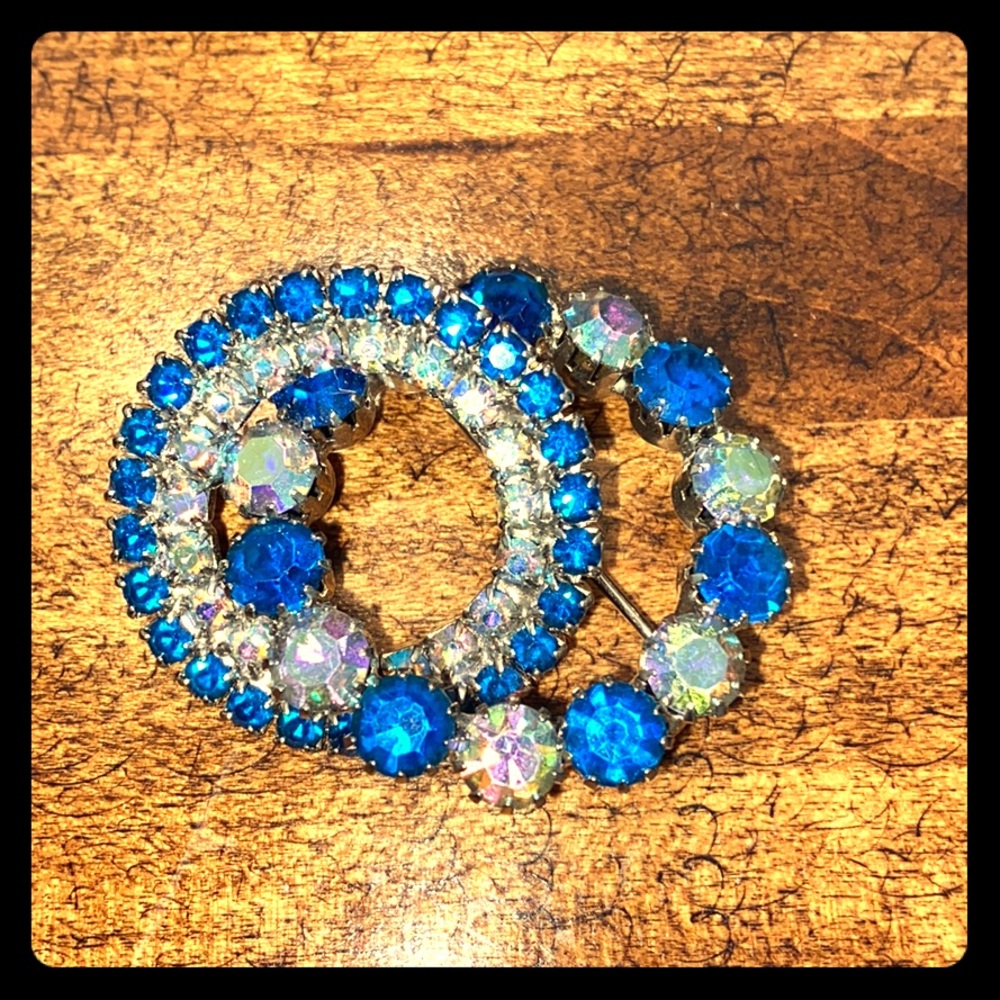 Beautiful vintage blue brooch.